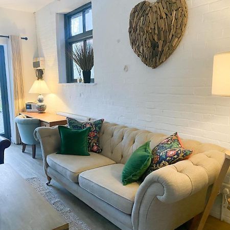 The Coach House - Bournemouth Villa ภายนอก รูปภาพ