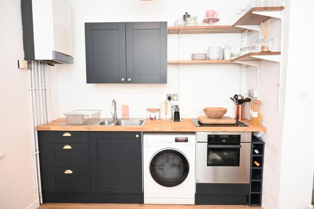 The Coach House - Bournemouth Villa ภายนอก รูปภาพ